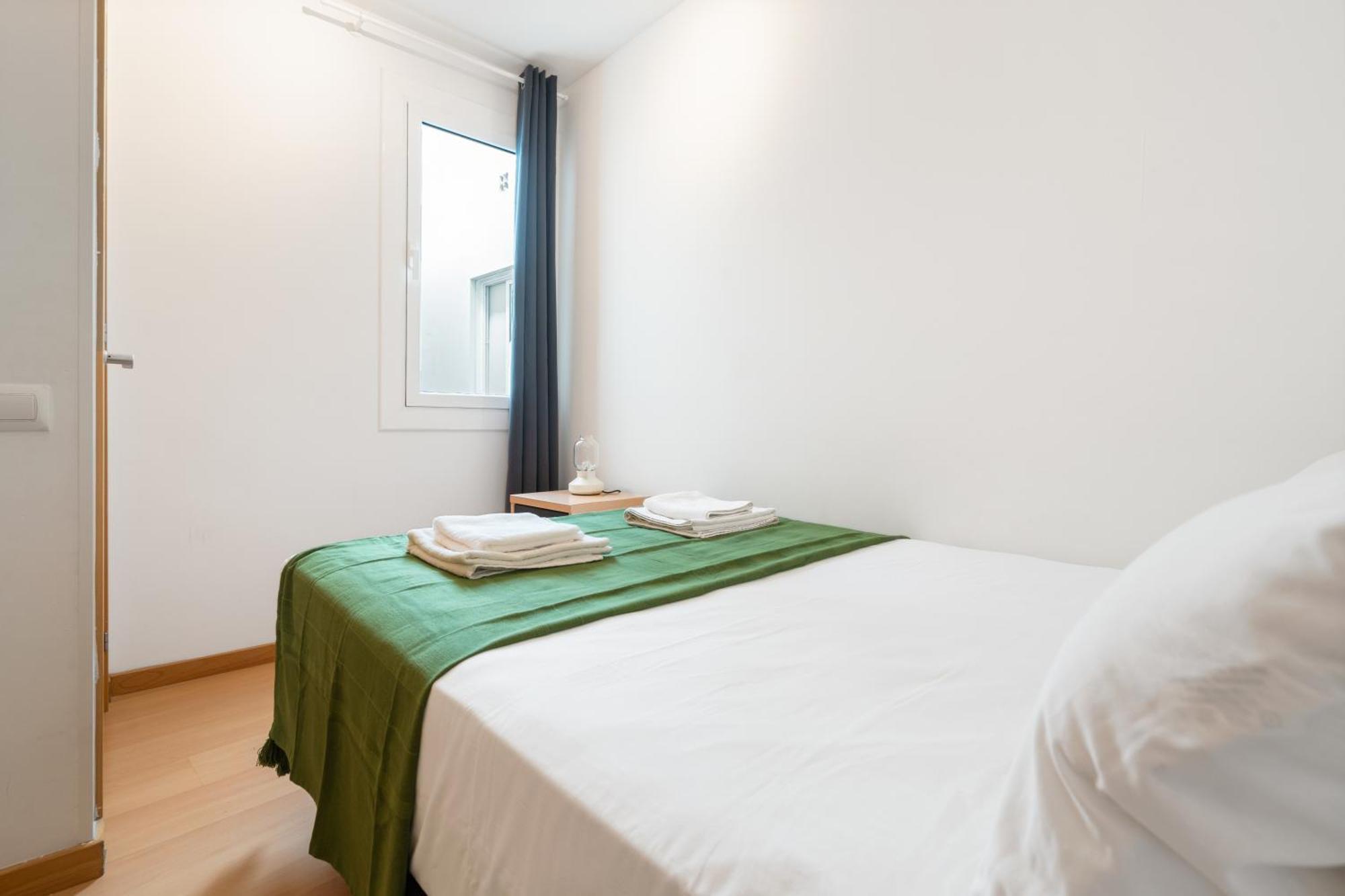 Appartamento Fridays Flats Bright & Breezy Barcellona Esterno foto